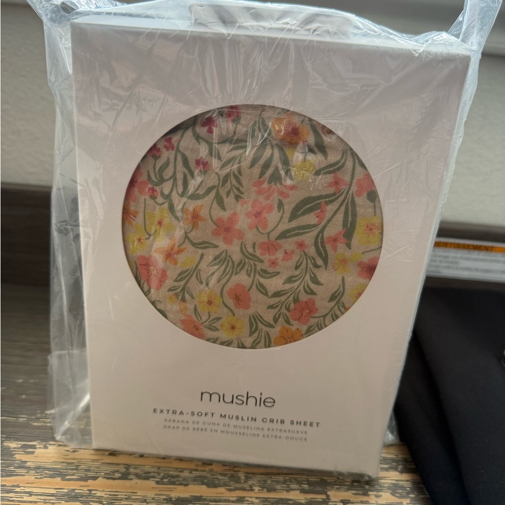 Mushie Floral Muslin Crib Sheet